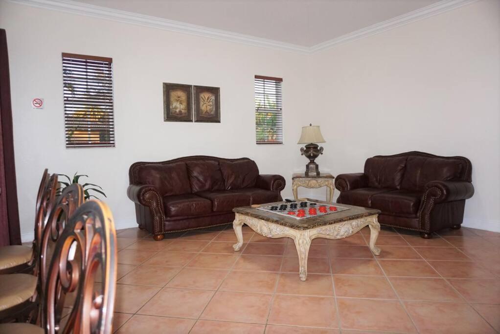 New Luxury Vacation Dream Rental- Sleeps 15! Miami Exterior foto
