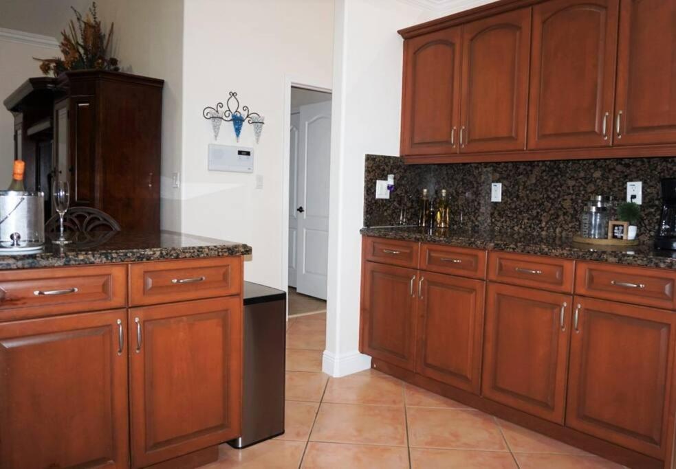 New Luxury Vacation Dream Rental- Sleeps 15! Miami Exterior foto